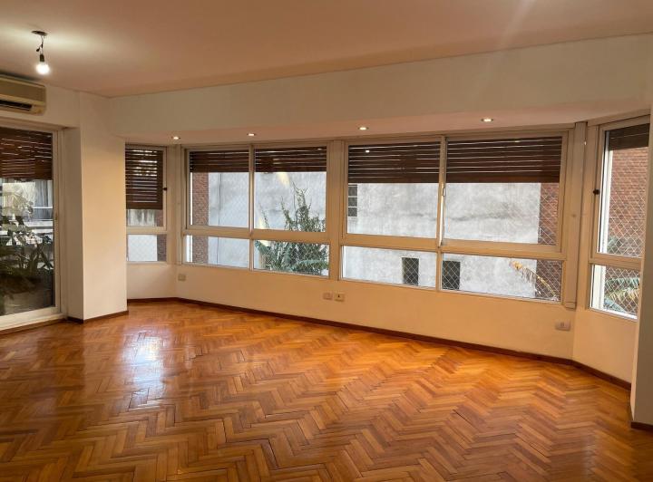 Semipiso edificio con seguridad. 3 ambientes con dependencia en Excelente Ubicacion!! 4