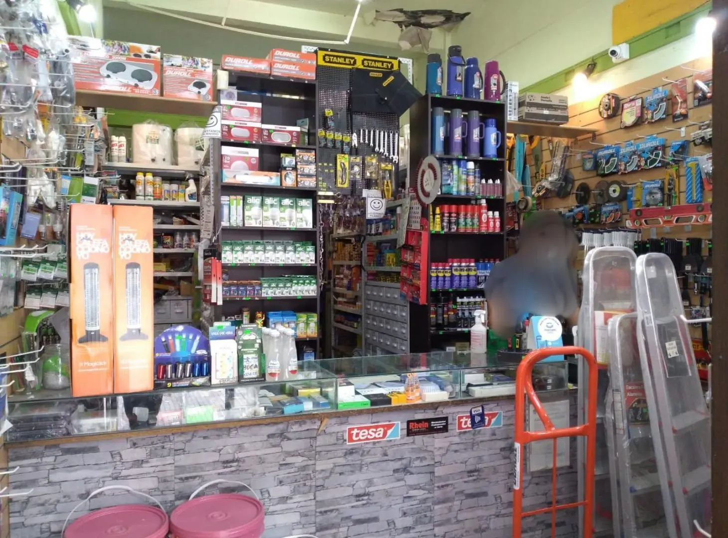 Excelente Local en alquiler sobre Maipu!! 4