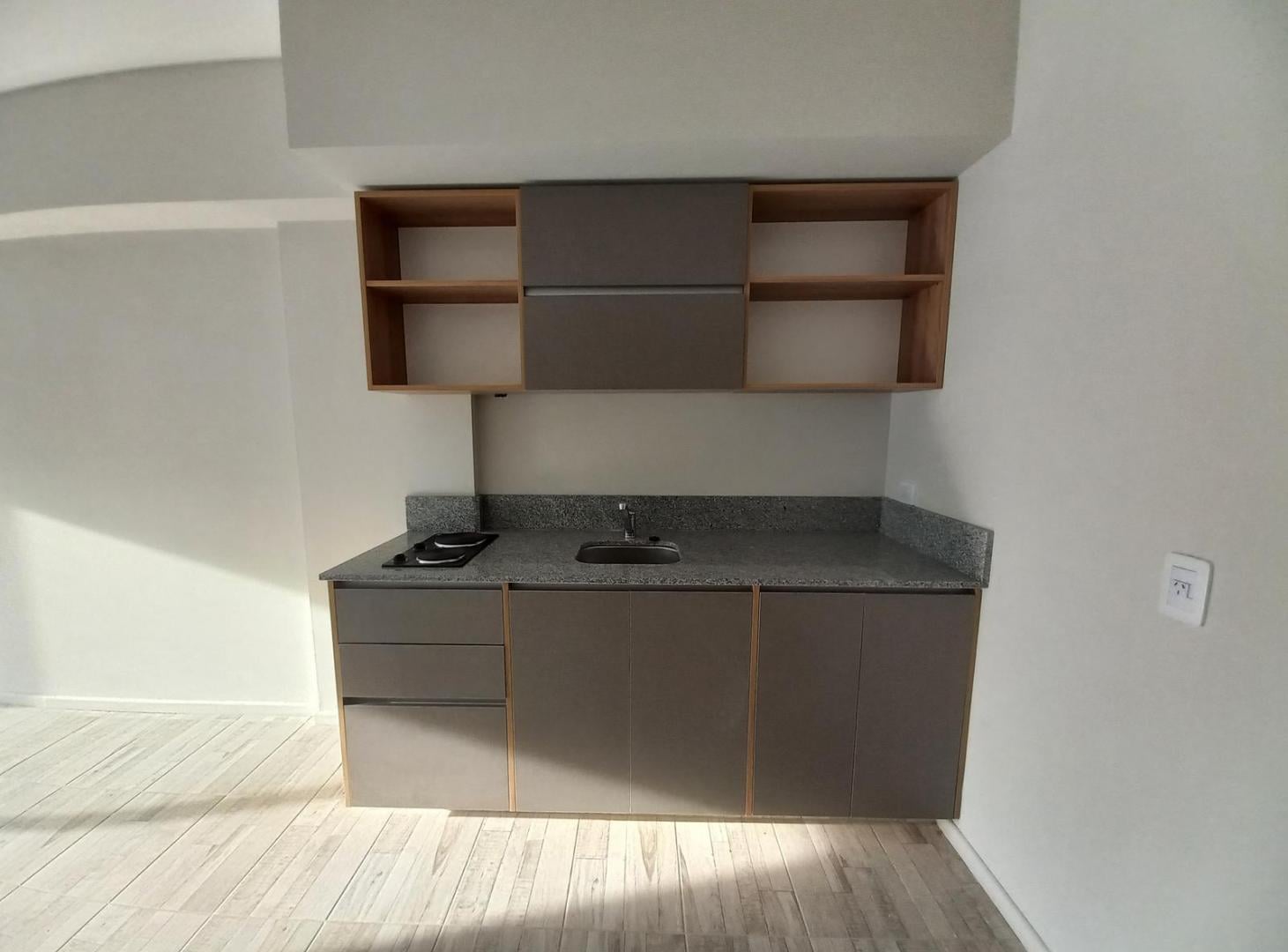 Foto de Amplio Monoambiente Apto Profesional, al frente con terraza! Súper, imagen 2