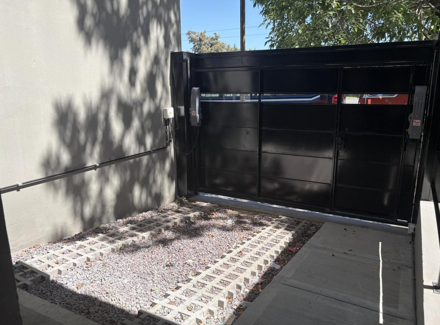 Foto de A Estrenar. Monoambiente con patio ó cochera con entrada independiente!, imagen 3