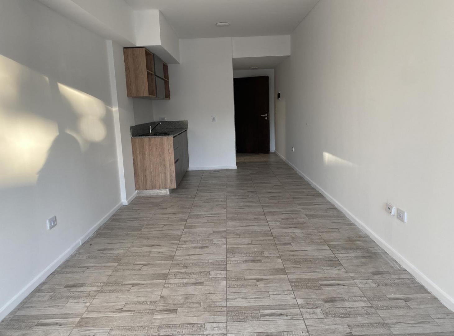 Foto de Amplio Monoambiente Apto Profesional, al frente con terraza! Súper, imagen 4