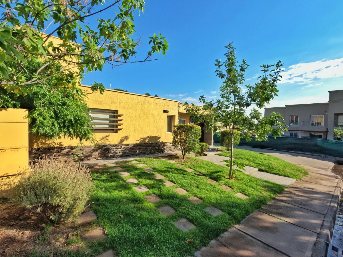 Casa en Venta Barrio Solanas de San Telmo, Godoy Cruz, Mendoza 1