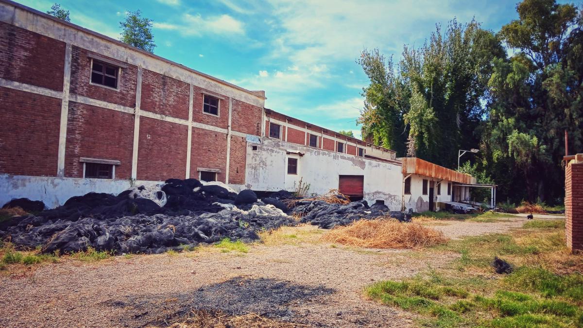 Ex Bodega en Venta. Departamento de San Martín, Ciudad. 3