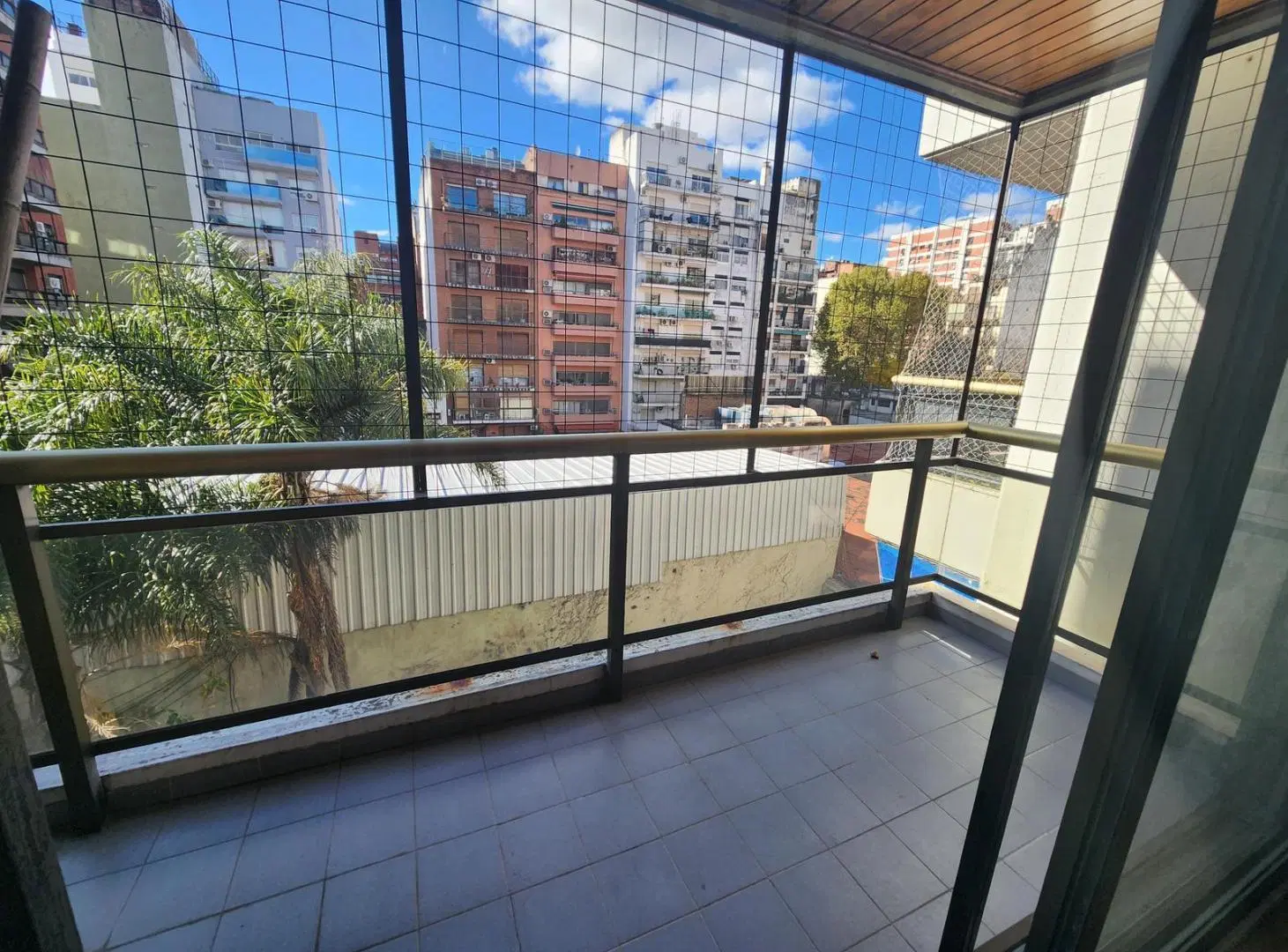 Departamento con balcon todo sol! Arce al 900 Las cañitas. 3