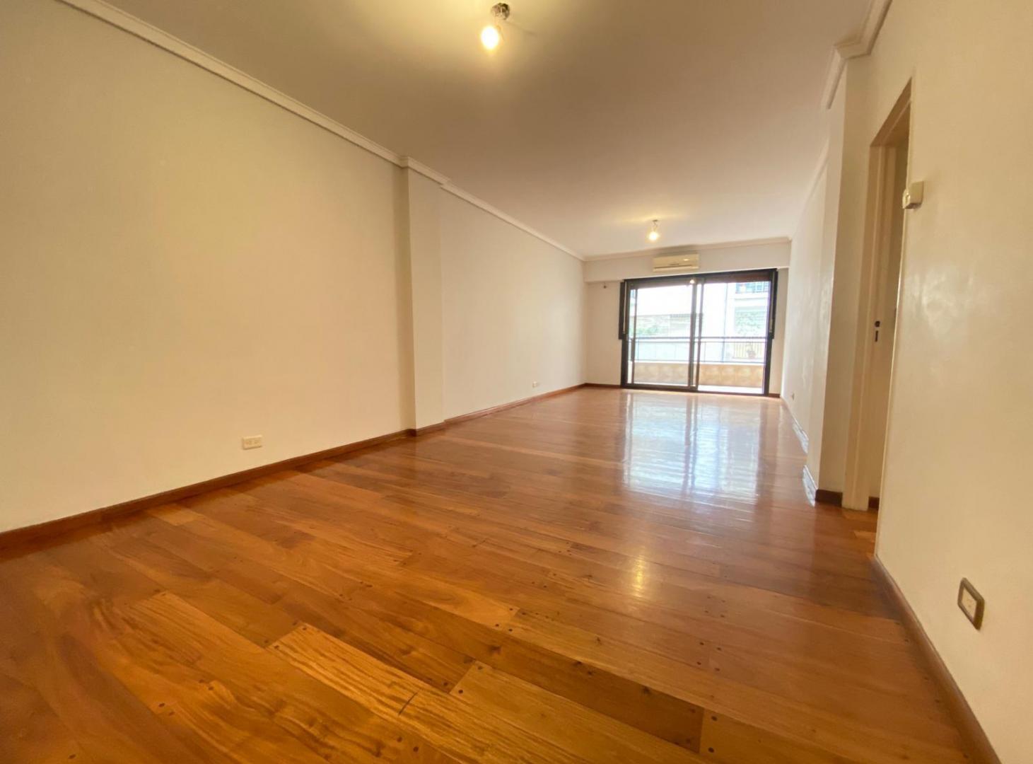 Foto de Departamento en venta cuatro ambientes, con cochera fija., imagen 1