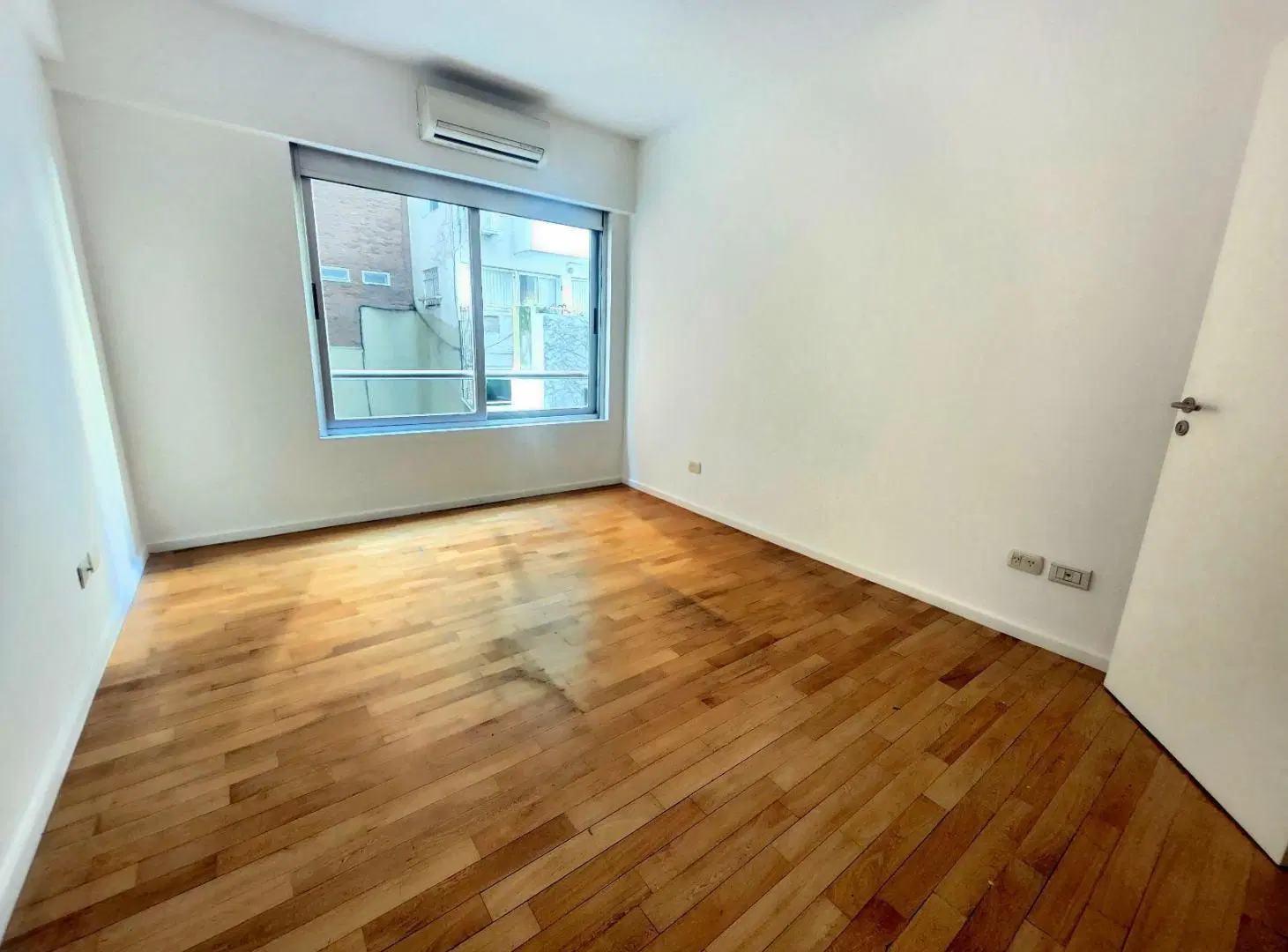 Departamento en alquiler de 2 ambientes, cochera fija cubierta, torre con amenities 8