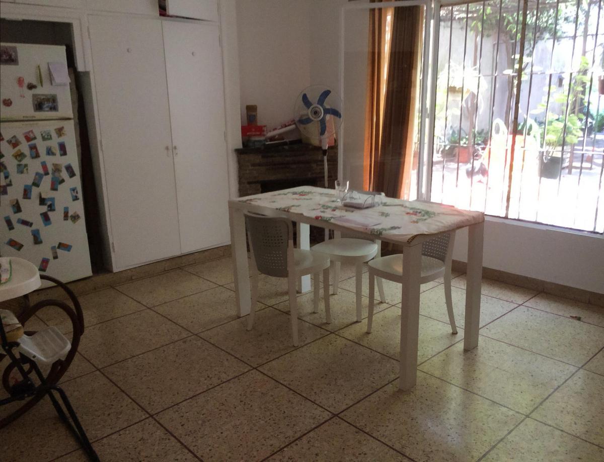 Foto de Olivos Casa c/local y cochera s/Pelliza 4 amb Z C3 – lote 300m, imagen 5