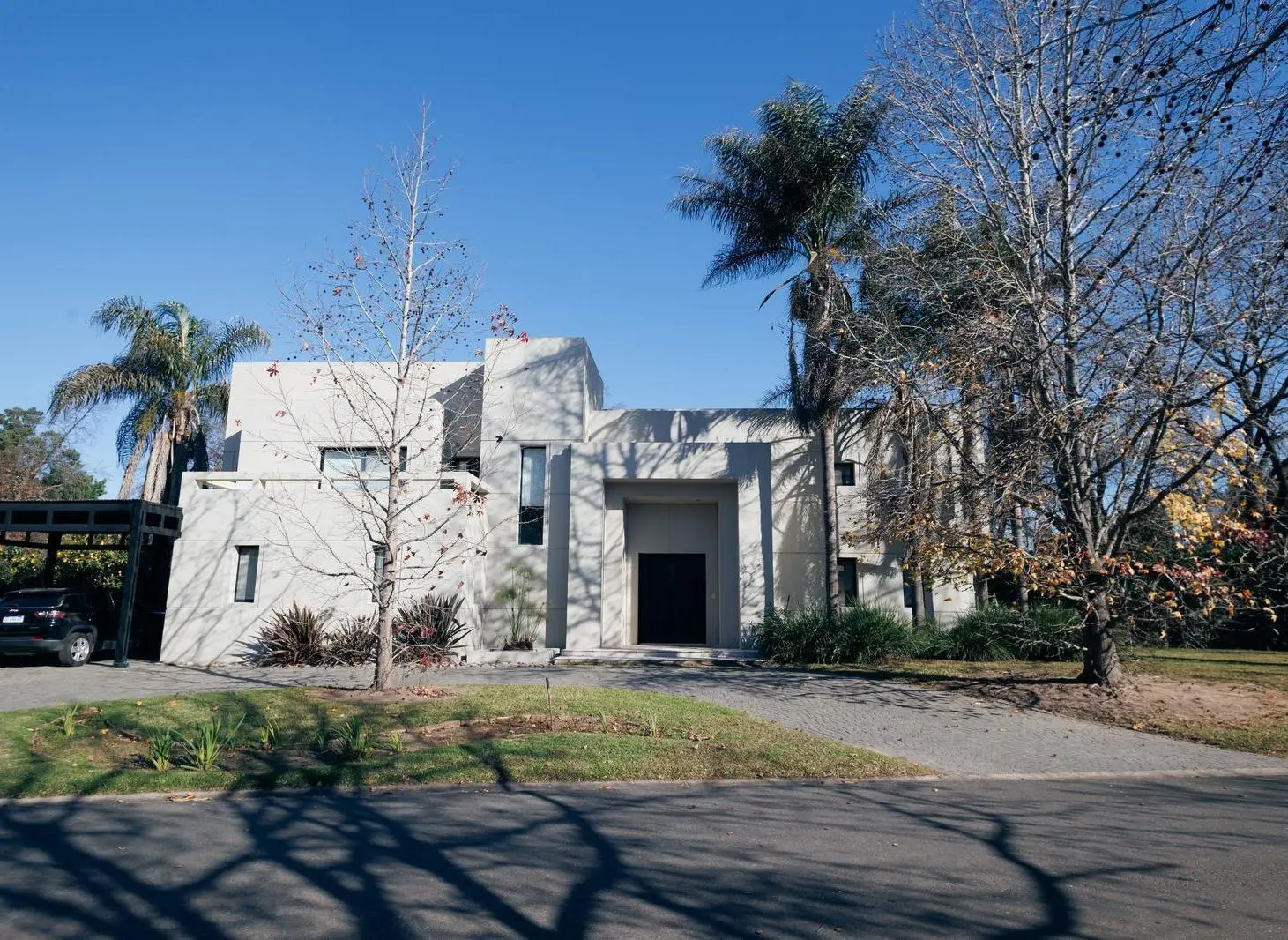 Casa moderna con buena ubicación central en  san jorge village 4