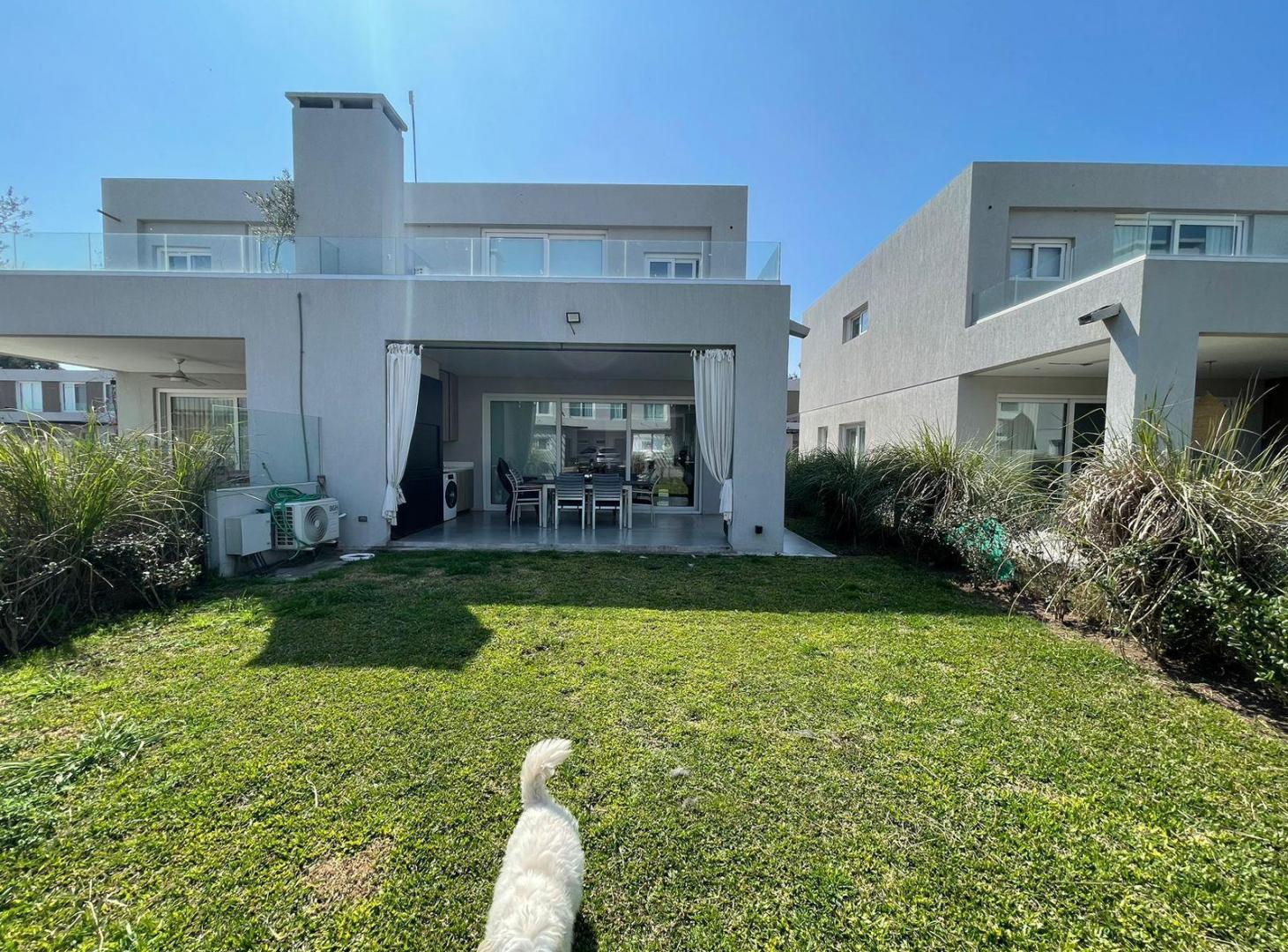 Departamento/ Townhouse en venta en La Calesa Pilará - URDAPILLETA PROPIEDADES
