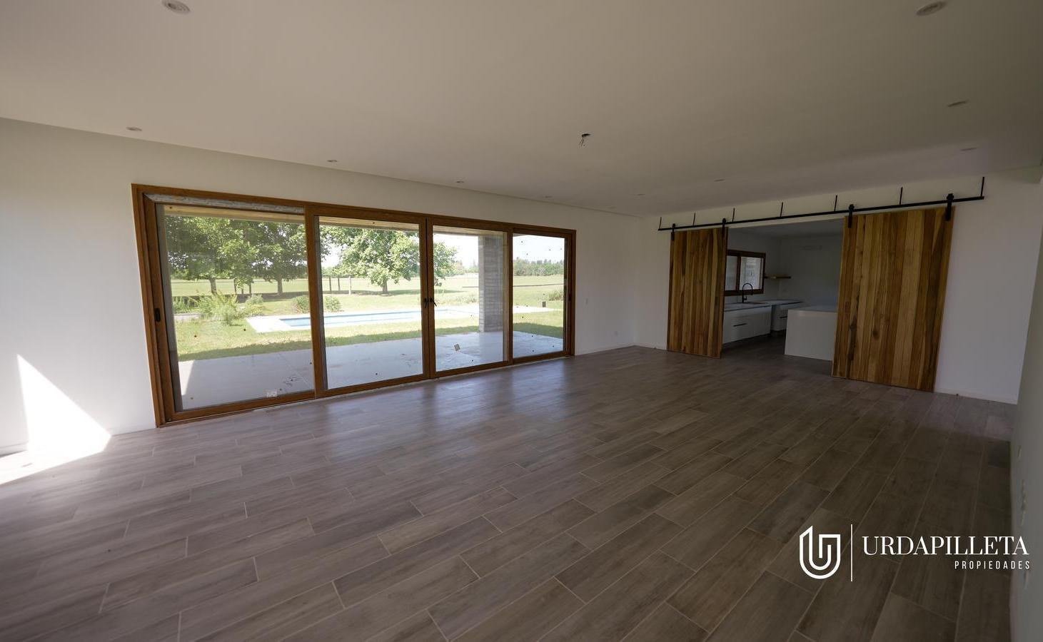 Casa en venta en Pilara sobre la cancha de polo en Milord- URDAPILLETA PROPIEDADES