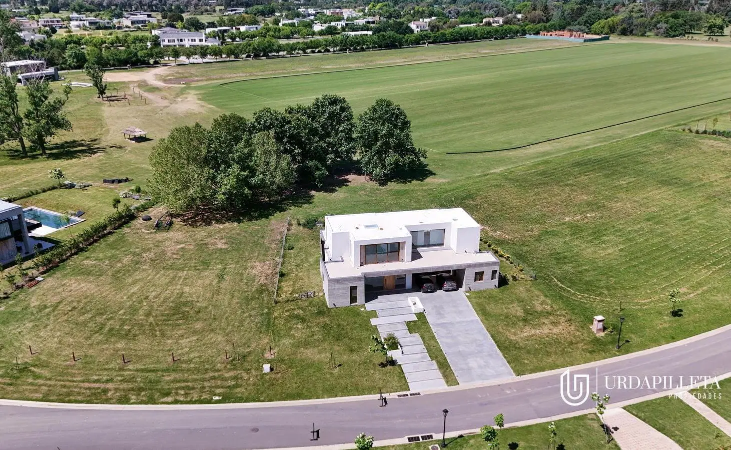 Casa en venta en Pilara sobre la cancha de polo en Milord- URDAPILLETA PROPIEDADES 4