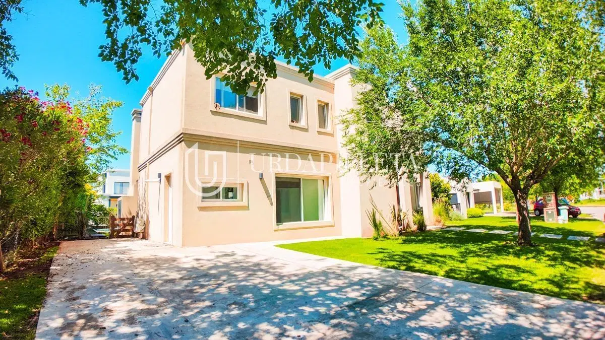 Casa en venta con 3 dormitorios en Ayres Plaza, Pilar 3