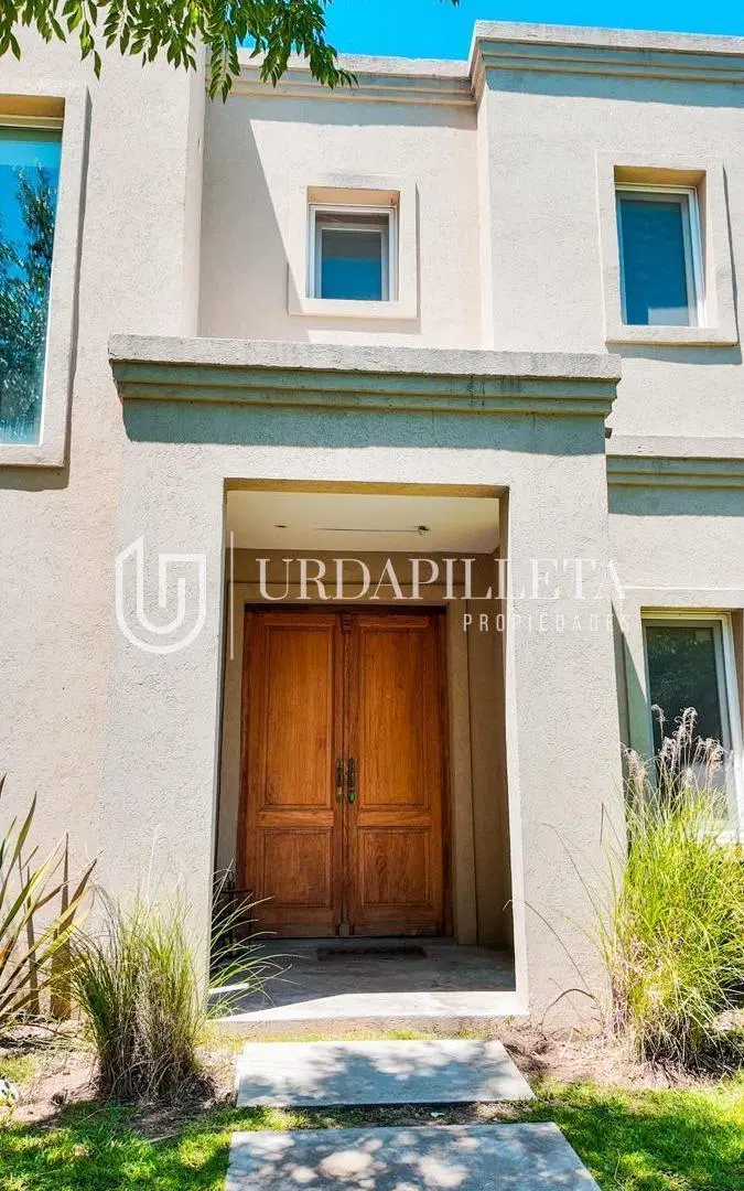 Casa en venta con 3 dormitorios en Ayres Plaza, Pilar 2
