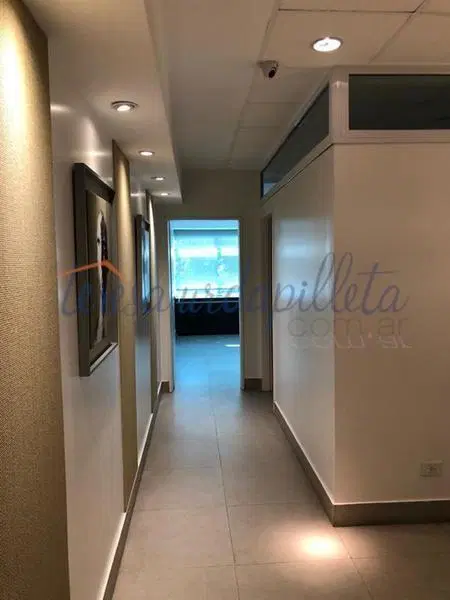 Oficina en alquiler y venta en Edificio Bureau Pilar 4