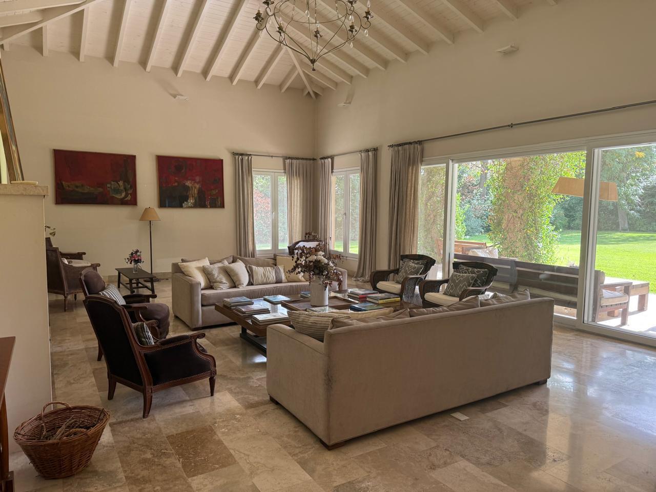 Foto de Casa de 5 dormitorios en venta en el Tortugas CC - Teresa Urdapilleta Propiedades, imagen 1