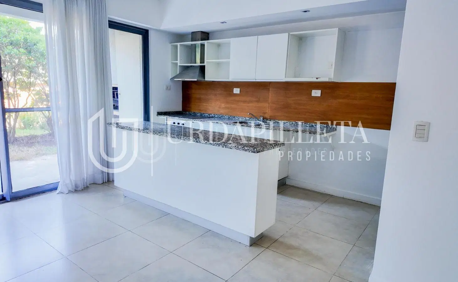 Departamento en venta 2 ambientes grande con jardin y parrilla en Civis Tortugas 2