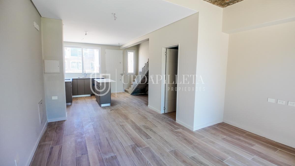 Townhouse en venta 3 ambientes con jardin privado en Aldeana Pilar