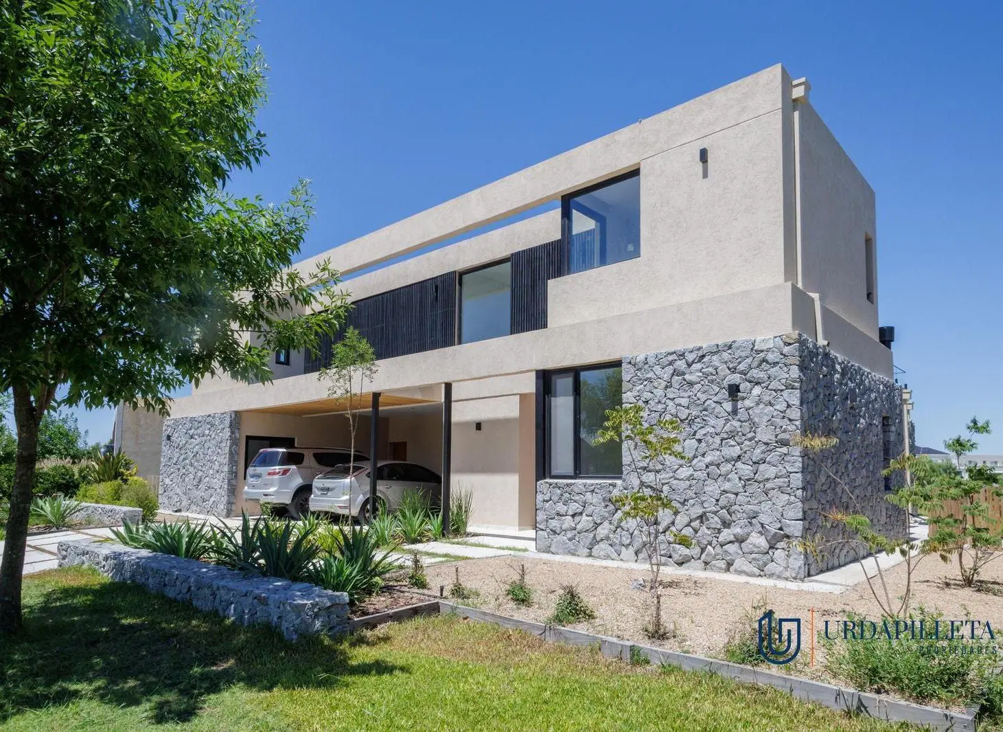 Casa en venta en Pilará sobre la laguna - La Calesa- Pilar 3