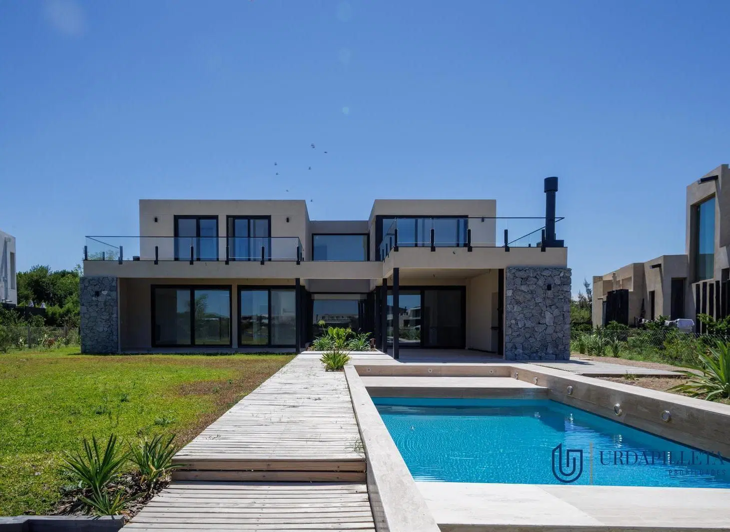 Casa en venta en Pilará sobre la laguna - La Calesa- Pilar 5