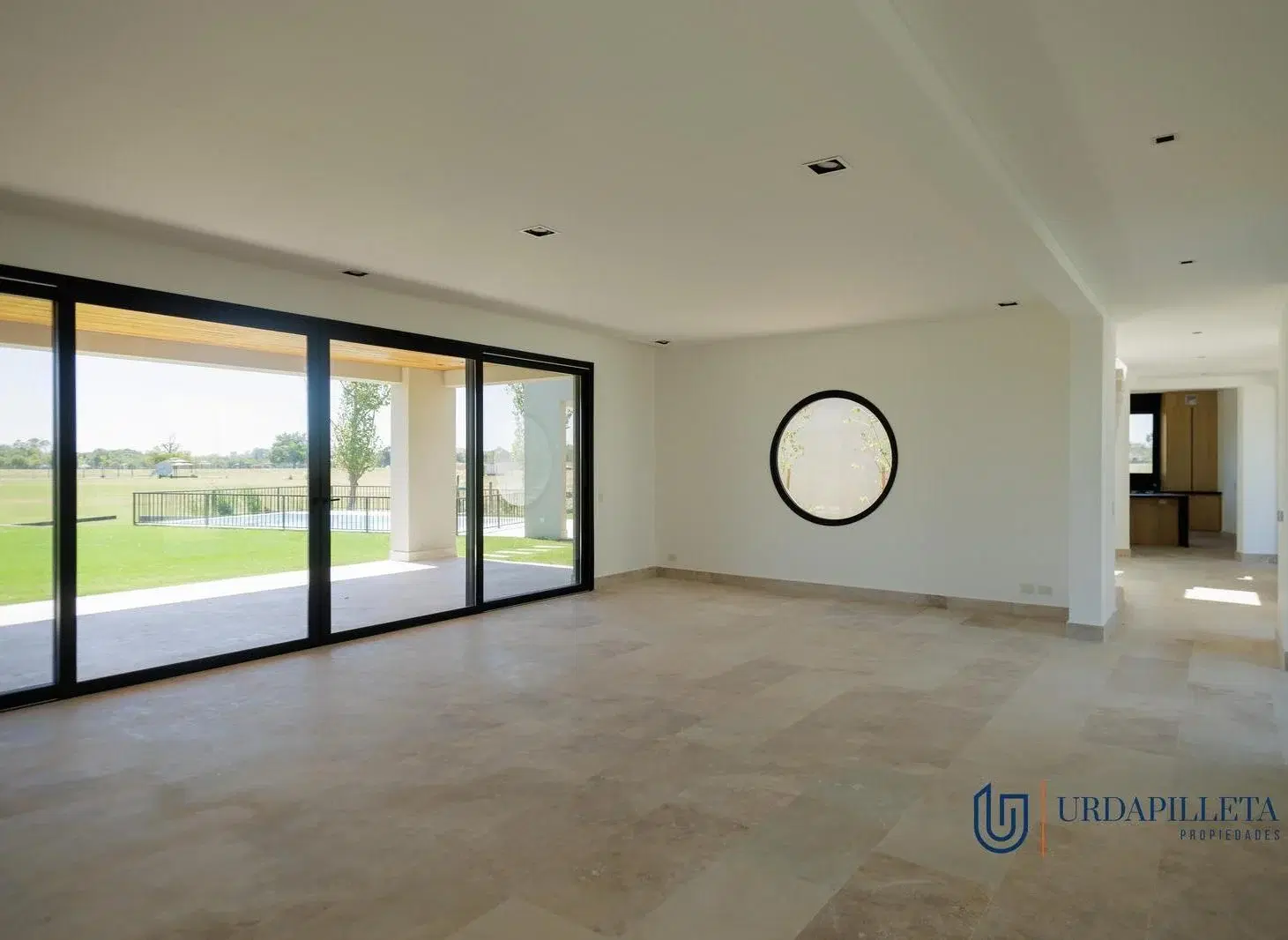 Casa en venta en Pilara sobre cancha de Polo en Cabriolet -Pilar - URDAPILLETA PROPIEDADES 5