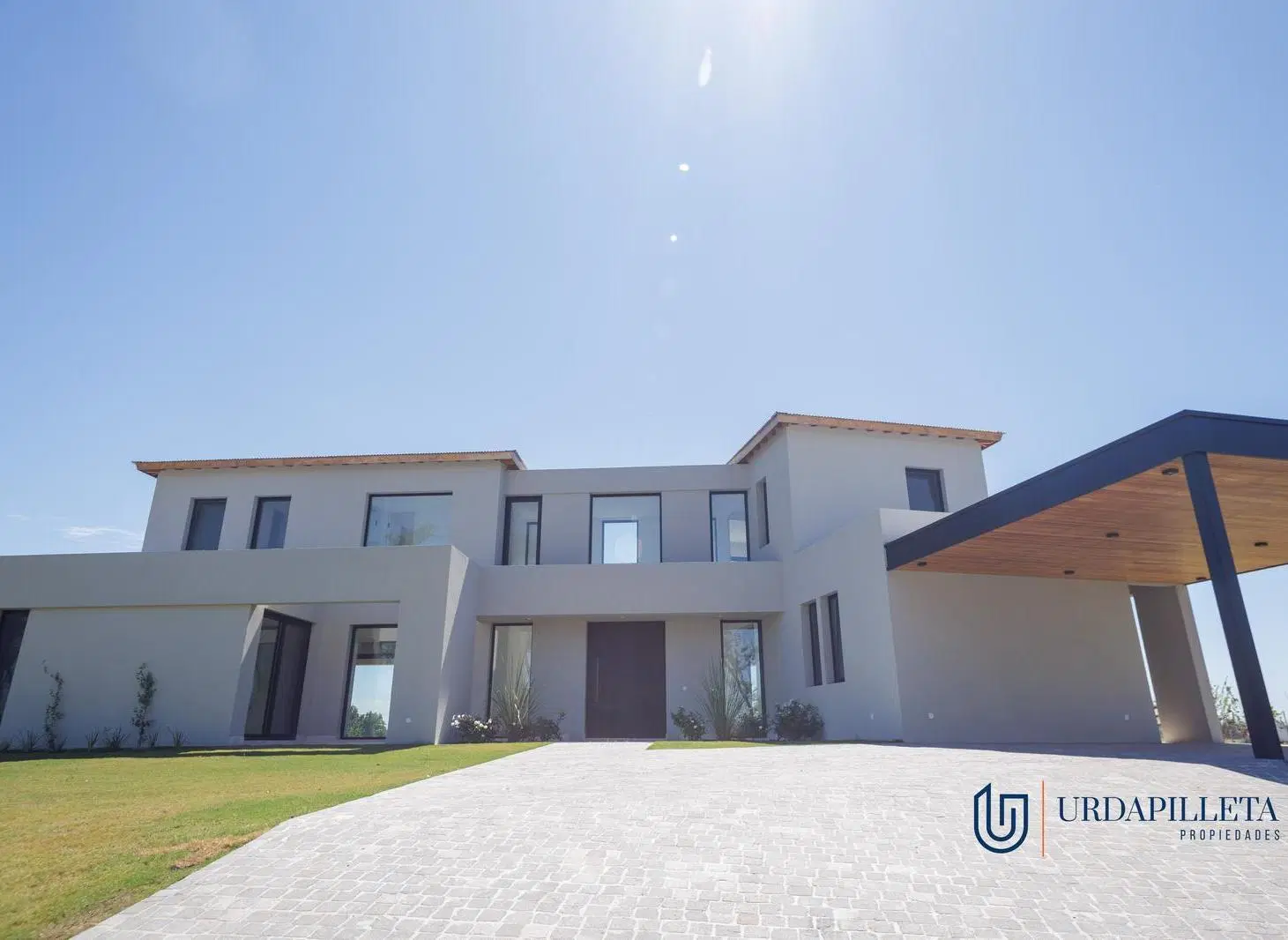 Casa en venta en Pilara sobre cancha de Polo en Cabriolet -Pilar - URDAPILLETA PROPIEDADES 2