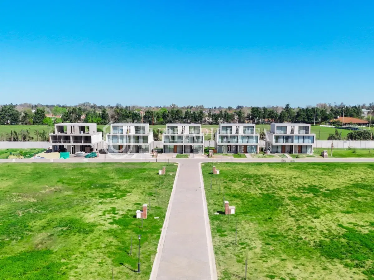 Townhouse en venta de 5 ambientes en el Olivar Pilar 4