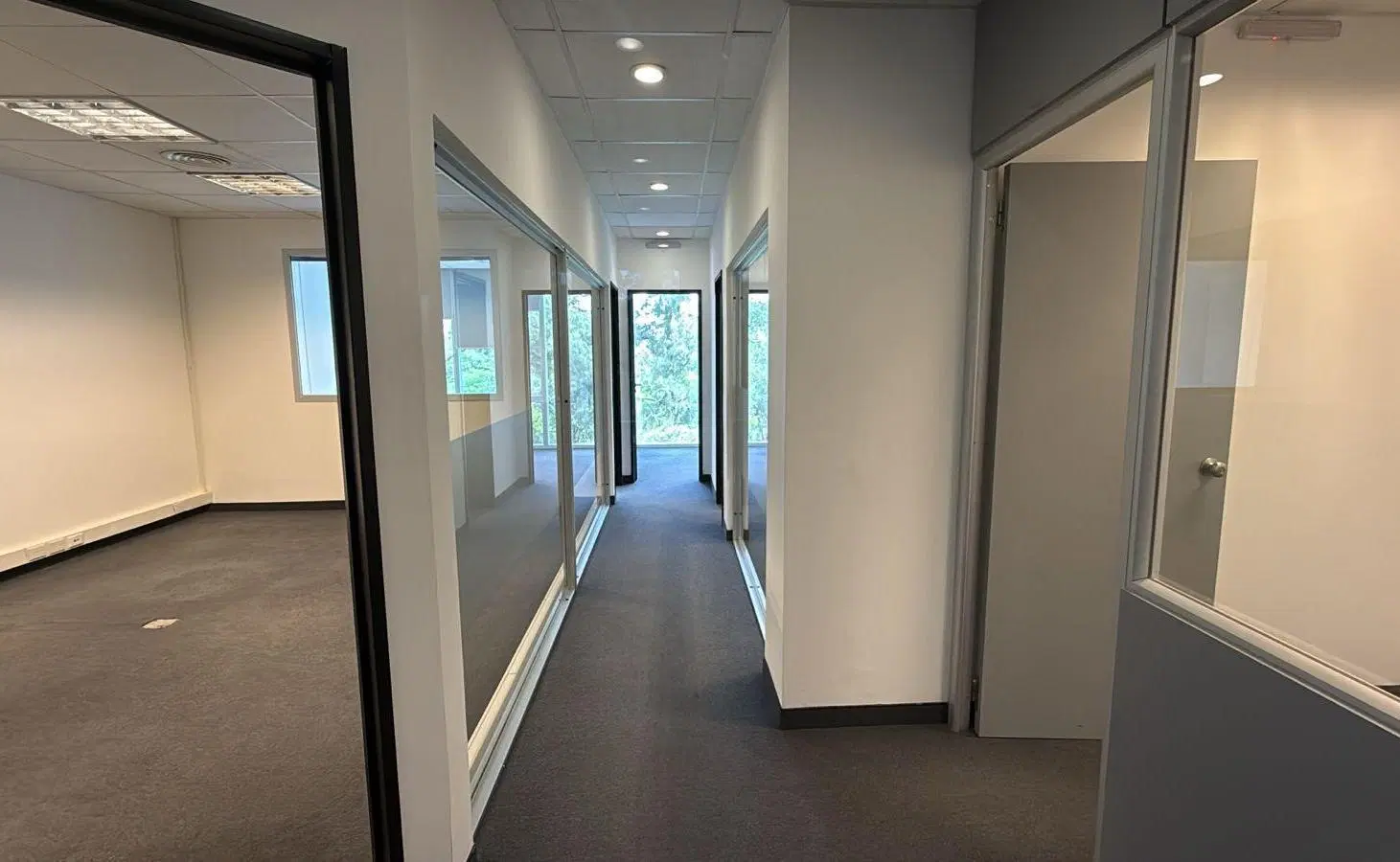 Oficina en venta en el Edificio Paralelo 50  Pilar 2