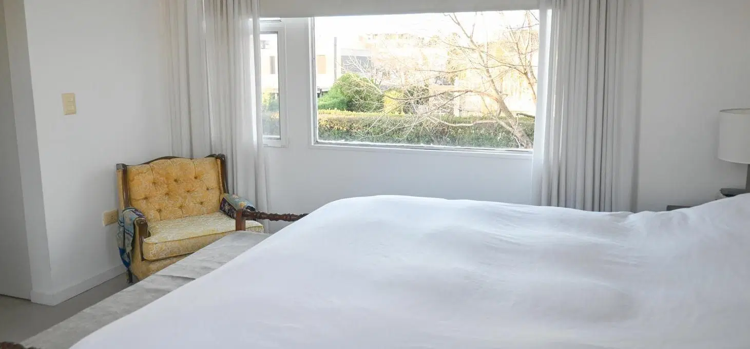 Casa en venta en Las Liebres sobre lote en esquina 5