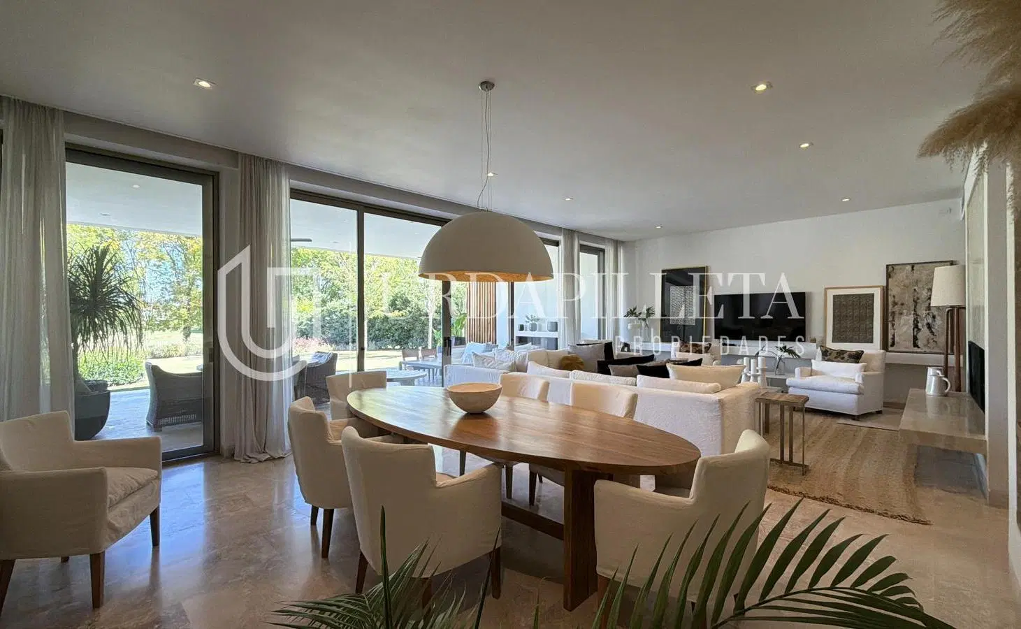 Casa en venta en Pilara sobre cancha de golf - La Berlina - URDAPILLETA PROPIEDAES 2
