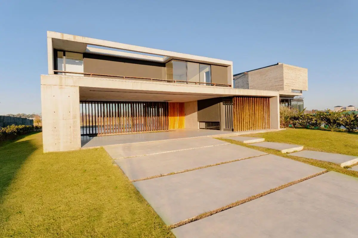 Casa en venta sobre cancha de golf y lote central en Pilará- La Calesa- URDAPILLETA PROPIEDADES 5