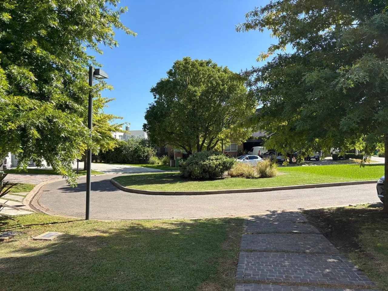 Casa en  venta en Ayres Plaza con vista a plazoleta 5