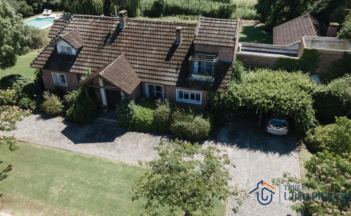 Casa a la Venta en Martindale C.C- 3 dormitorios - estilo clasico 2