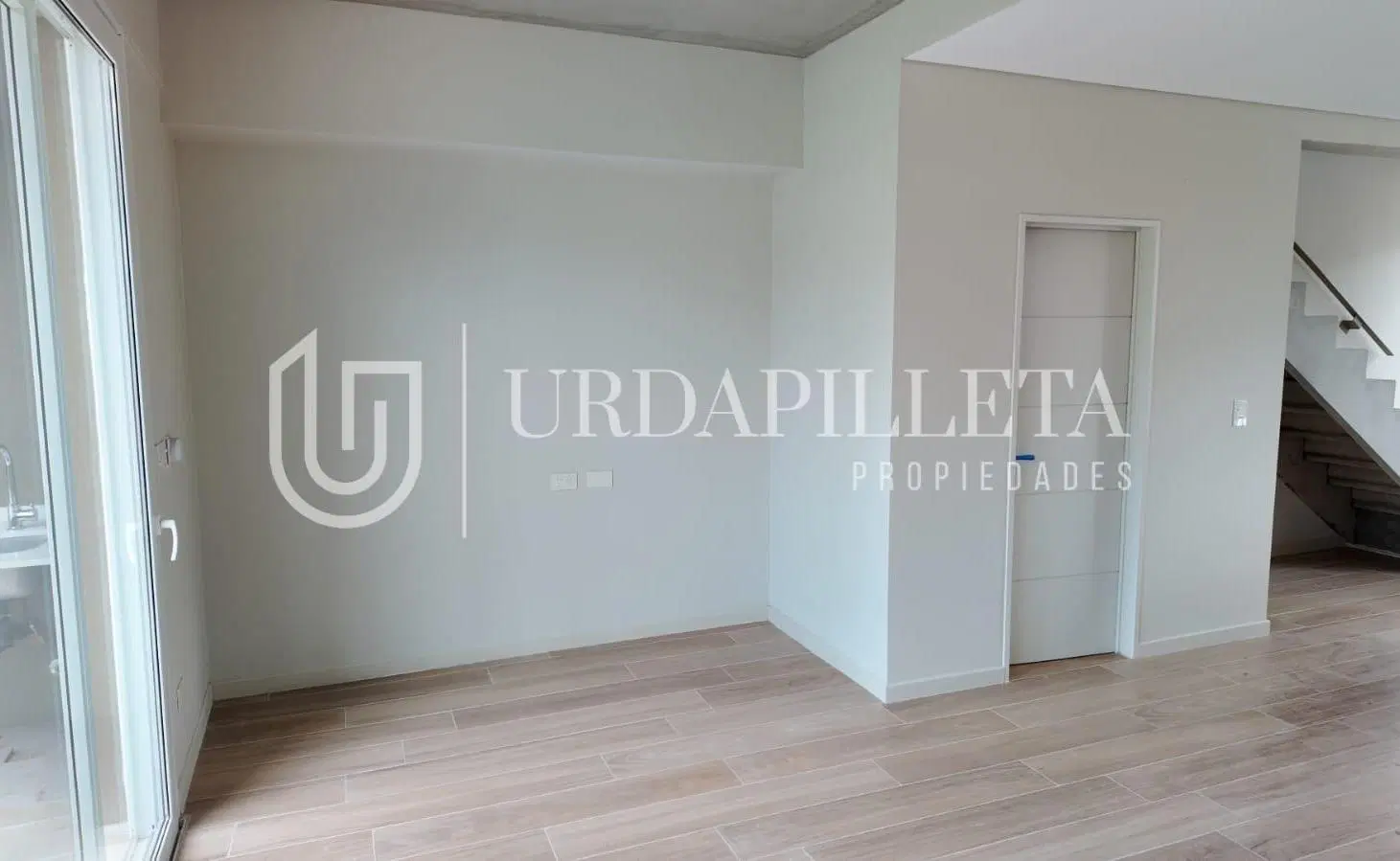 Townhouse en venta 3 ambientes con jardin privado en Aldeana Pilar 3