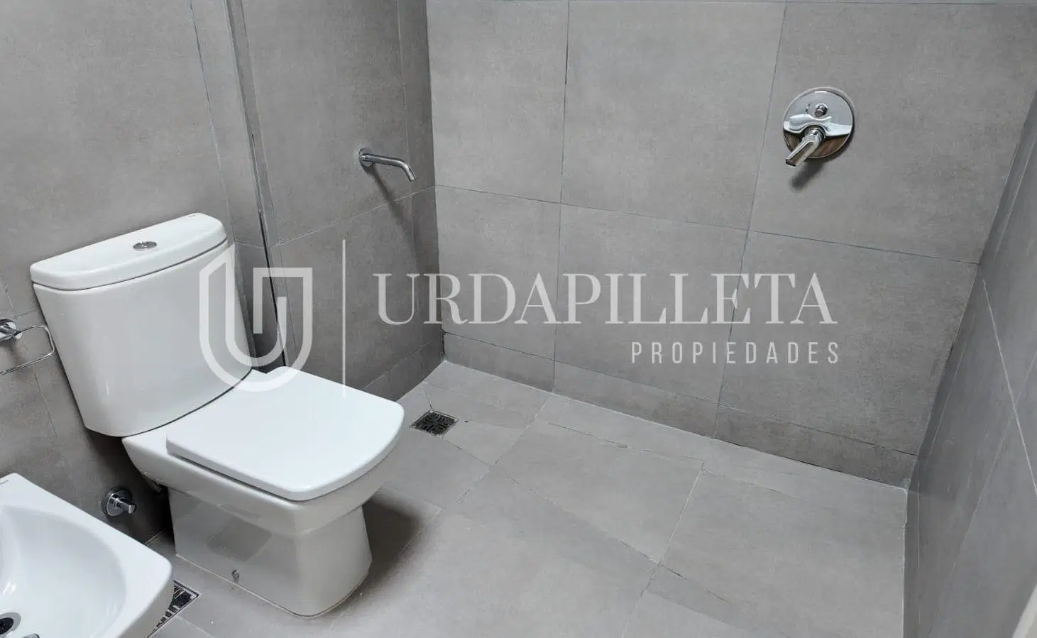Townhouse en venta 3 ambientes con jardin privado en Aldeana Pilar 5