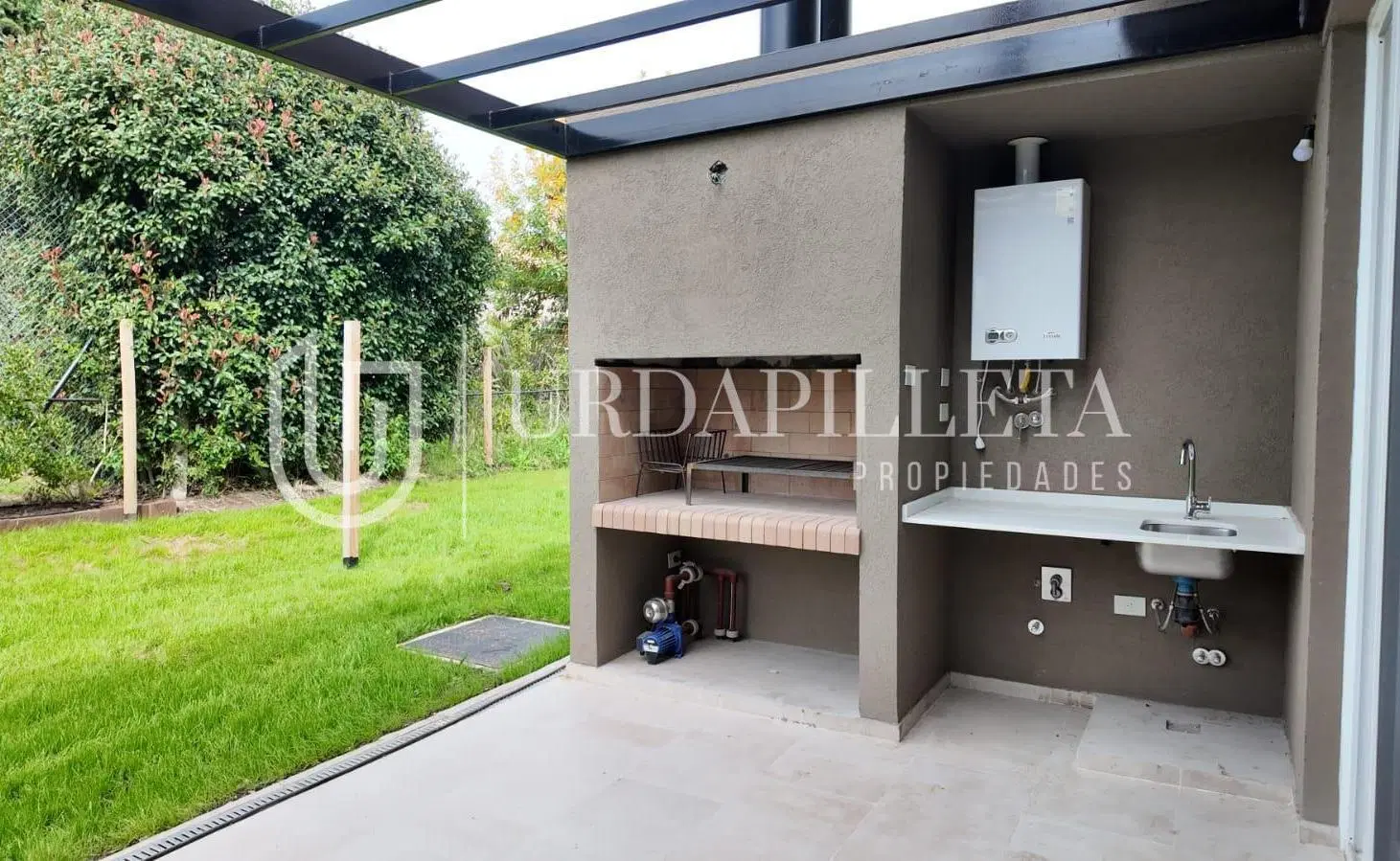 Townhouse en venta 3 ambientes con jardin privado en Aldeana Pilar 3