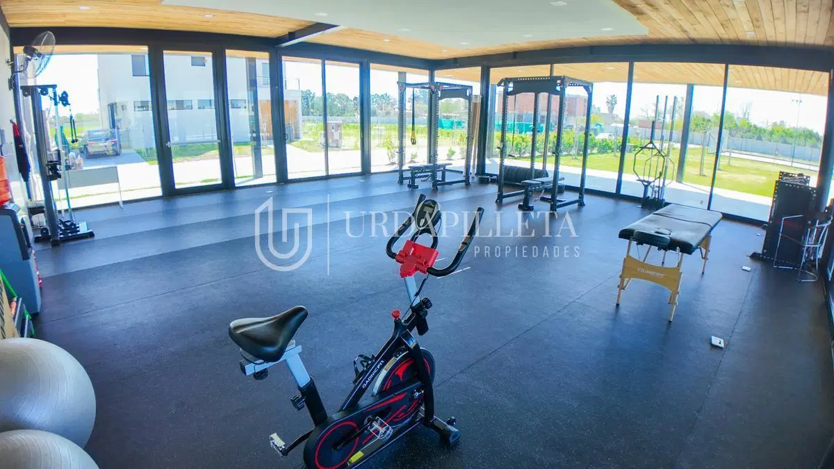 Lote en venta central en El Olivar Pilar 5