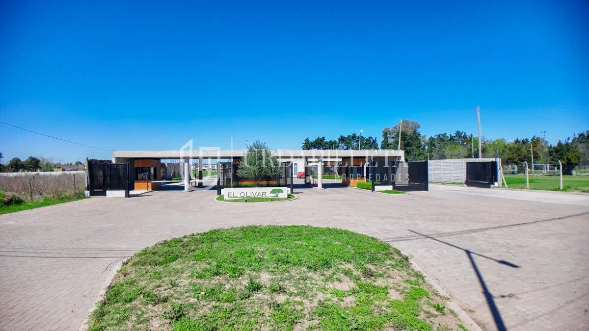 Lote en venta central en El Olivar Pilar 3