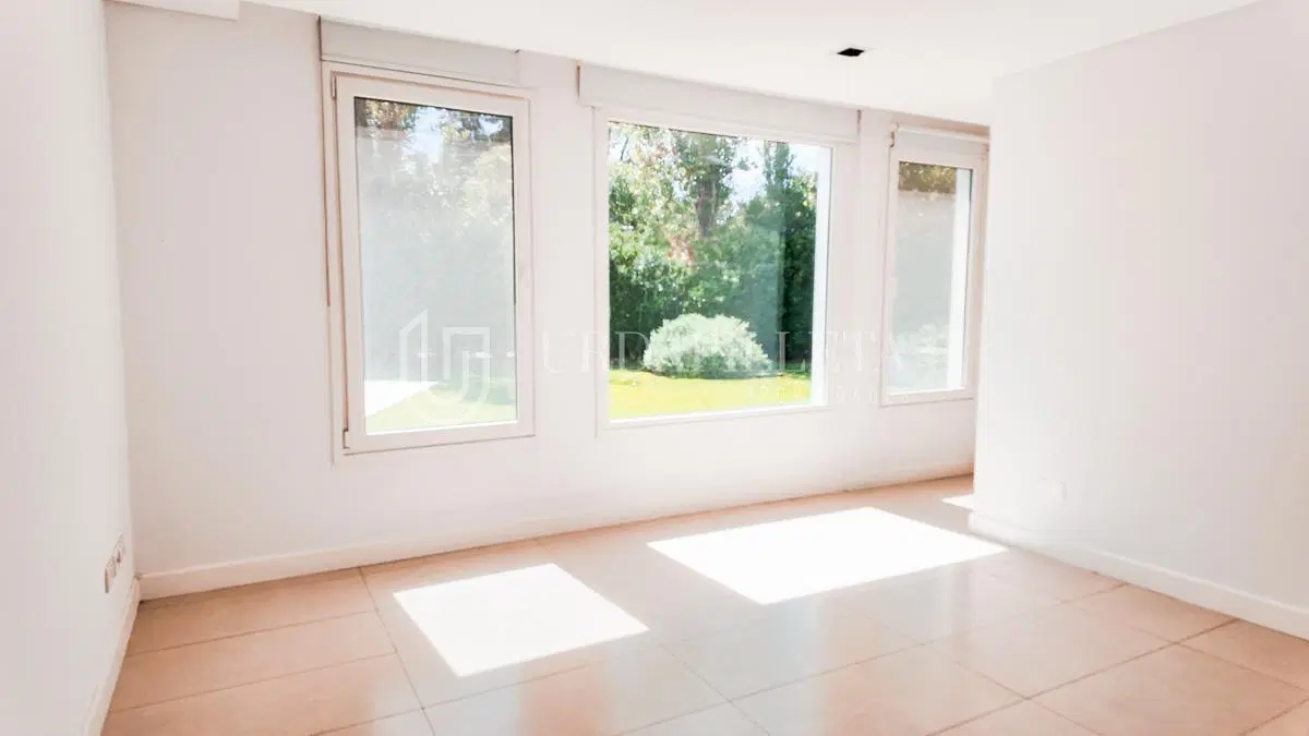 Casa en venta en Ayres de Pilar 4