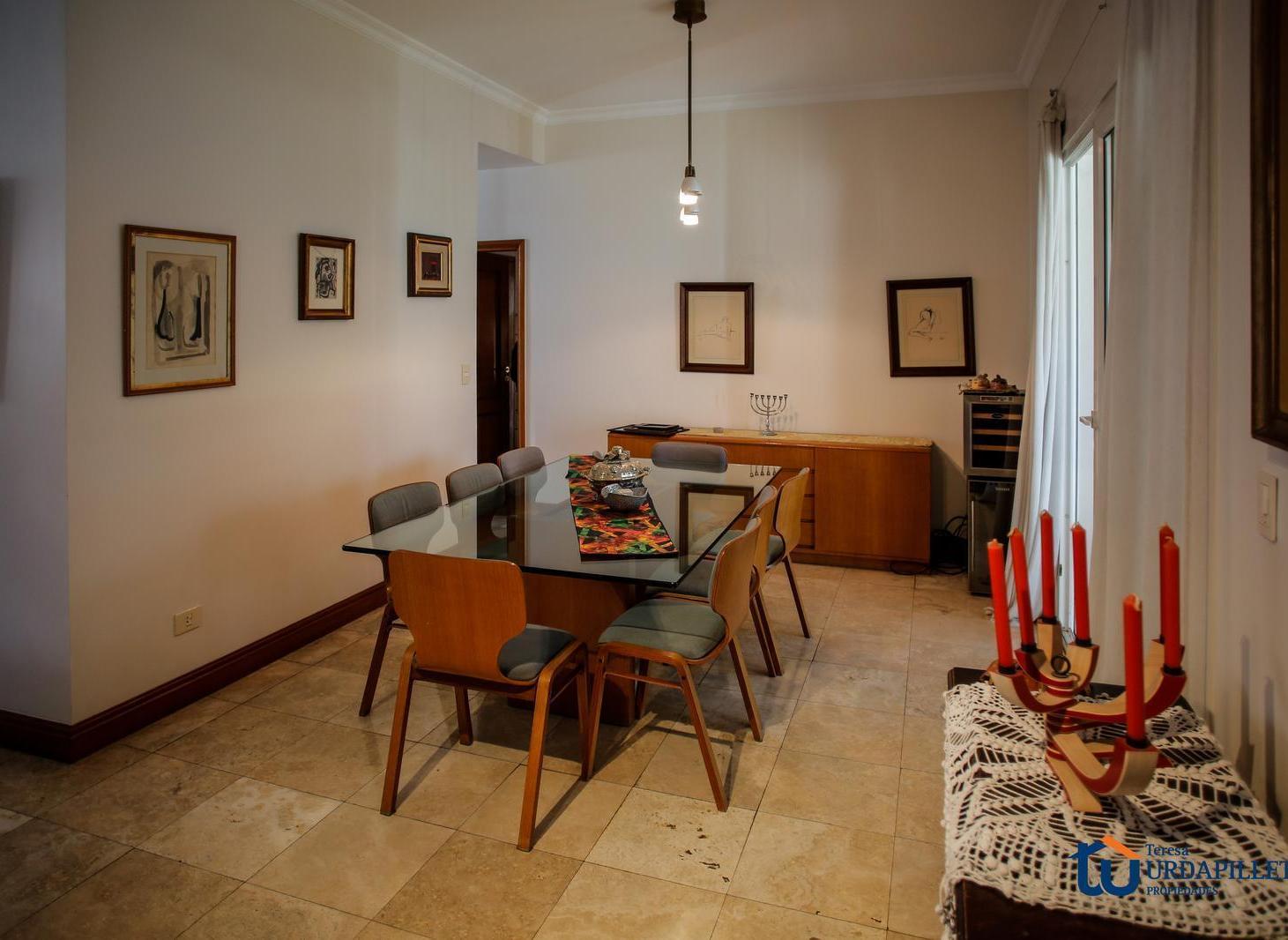 Foto de Casa 4 dormitorios con muy buena ubicación central-, imagen 4