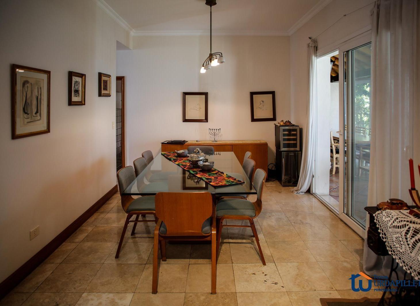 Foto de Casa 4 dormitorios con muy buena ubicación central-, imagen 5