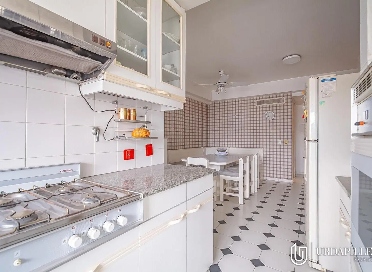 Departamento en venta en Microcentro 3