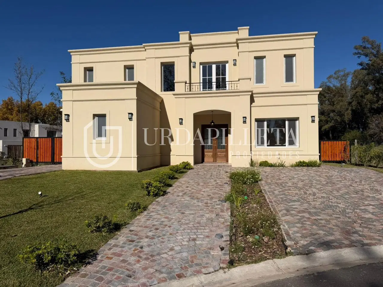 Casa en venta en Azzurra 4
