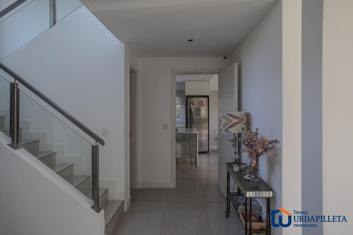 Foto de Excelente Casa en venta sobre lote interno en Ayres Plaza, imagen 3