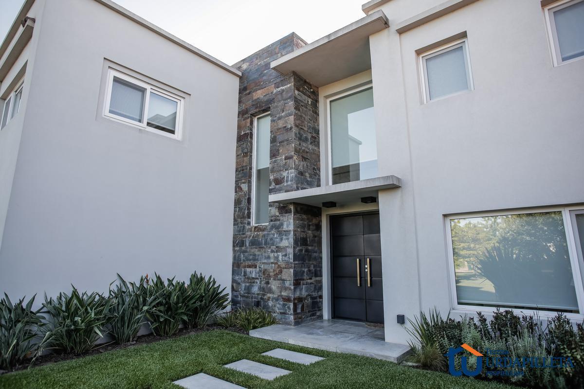 Foto de Excelente Casa en venta sobre lote interno en Ayres Plaza, imagen 1