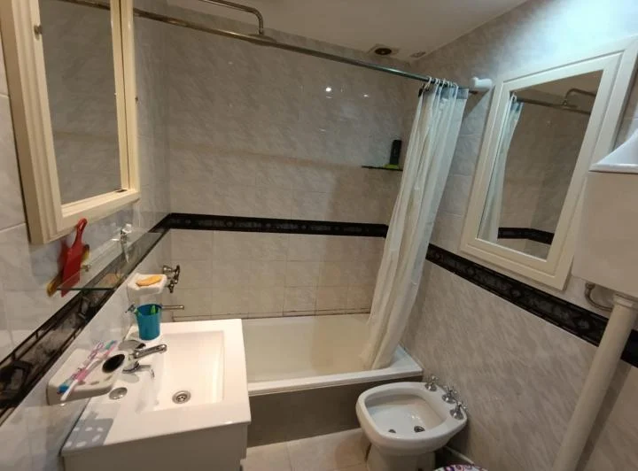 Departamento de 4 ambientes con cochera en alquiler  Lomas de Zamora 2