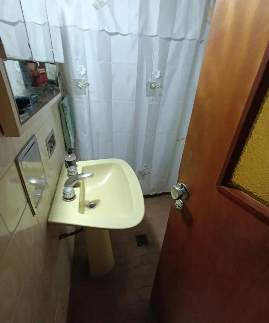 Casa en venta en Temperley de 4 ambientes– Gran lote con excelente potencial 2