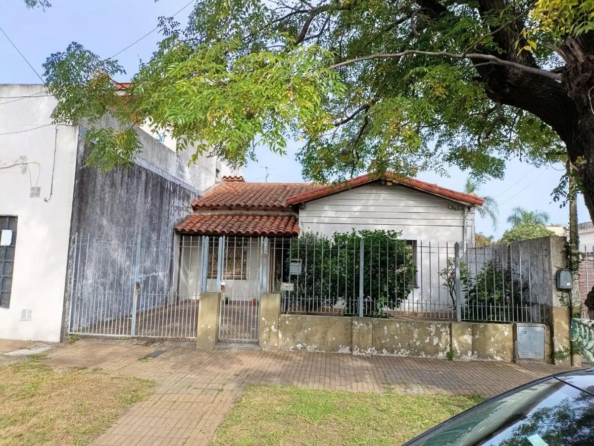 Casa en venta en Temperley de 4 ambientes– Gran lote con excelente potencial 4