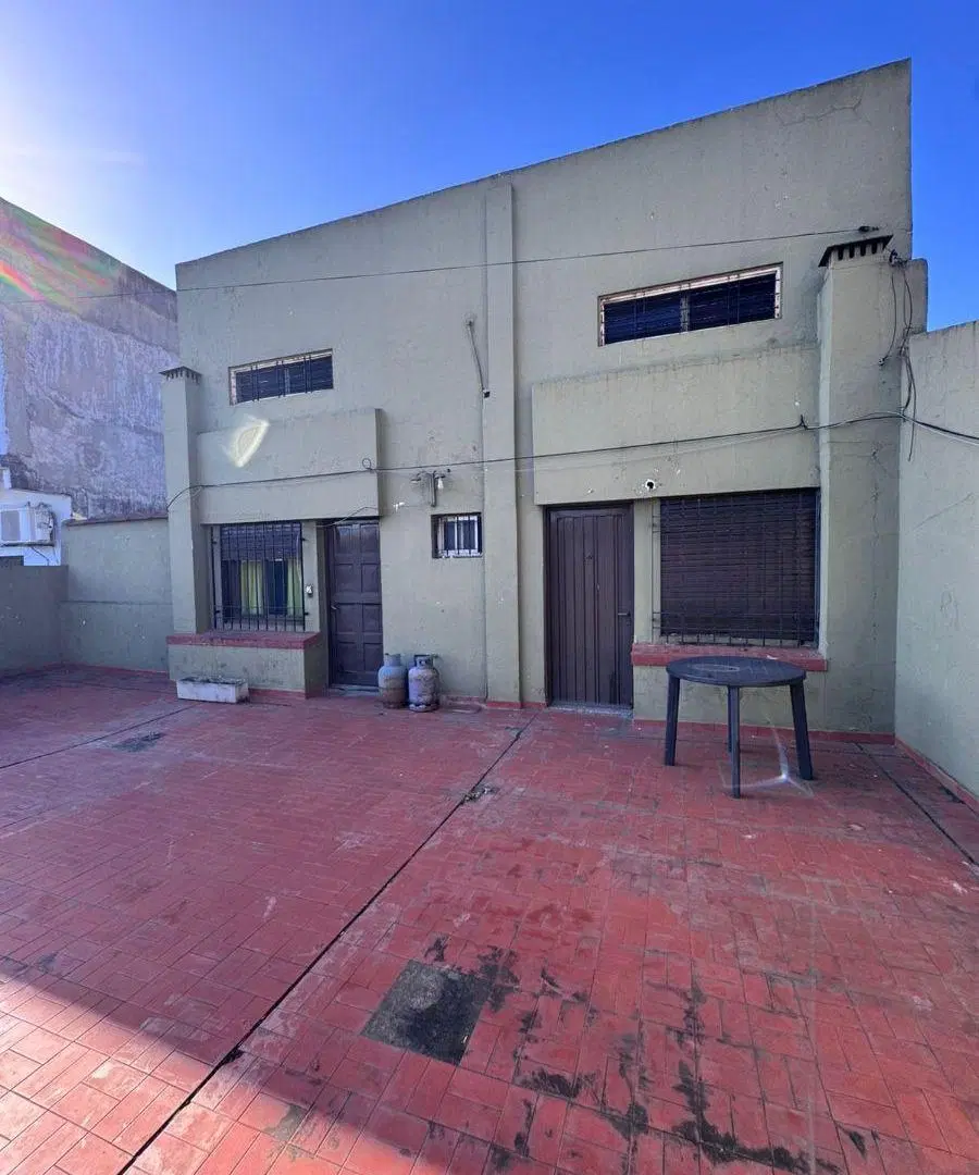 Venta en Block – Chalet de 4 ambientes + Departamento de dos ambientes Independiente en Planta Alta 4