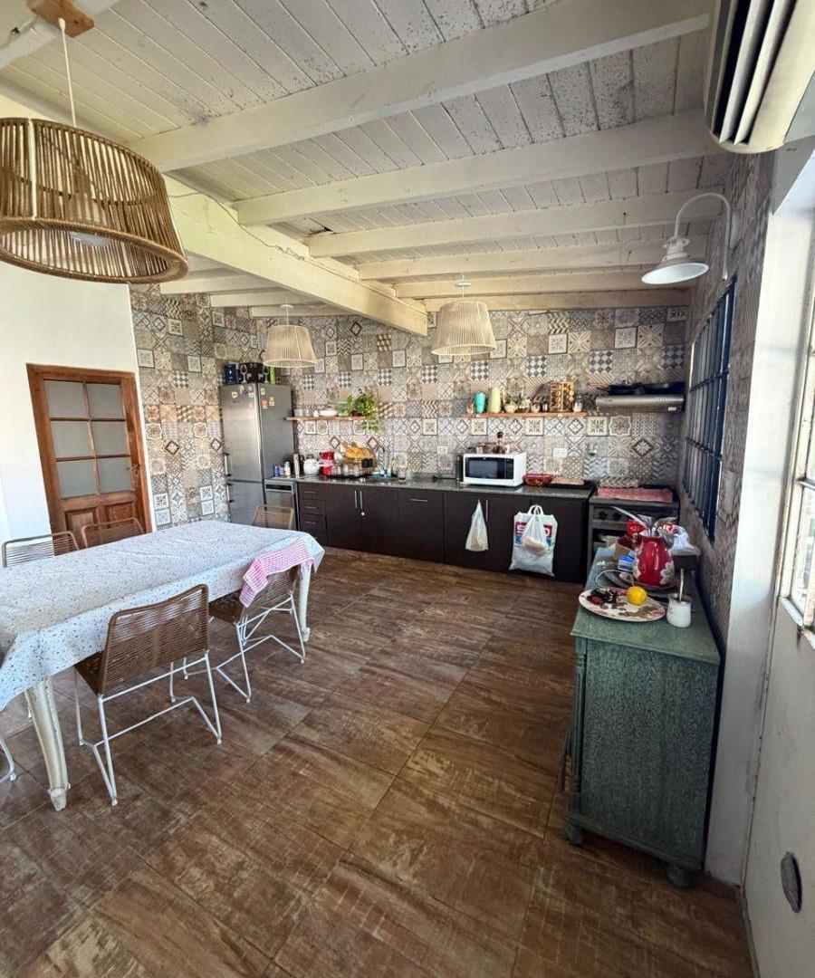 Foto de Casa de cuatro ambientes con quincho y pileta en venta en Lomas de, imagen 5