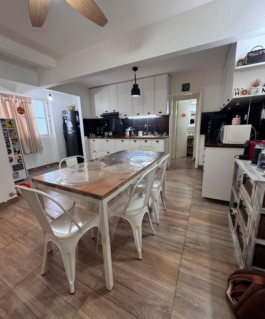 Foto de Departamento de 5 ambientes con cochera en Lomas de Zamora, imagen 1